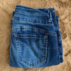 Size 7 Skinny Jeans